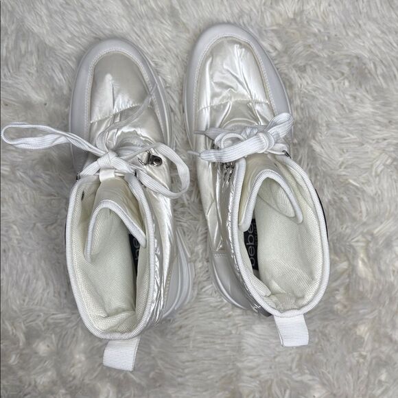 Stylish Bebe White Women's Boots - Picture 6 of 7